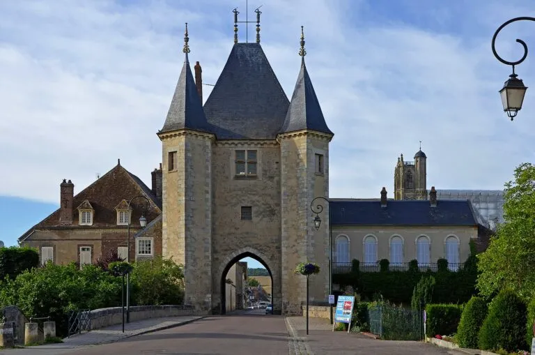 Villeneuve-sur-Yonne (89500)